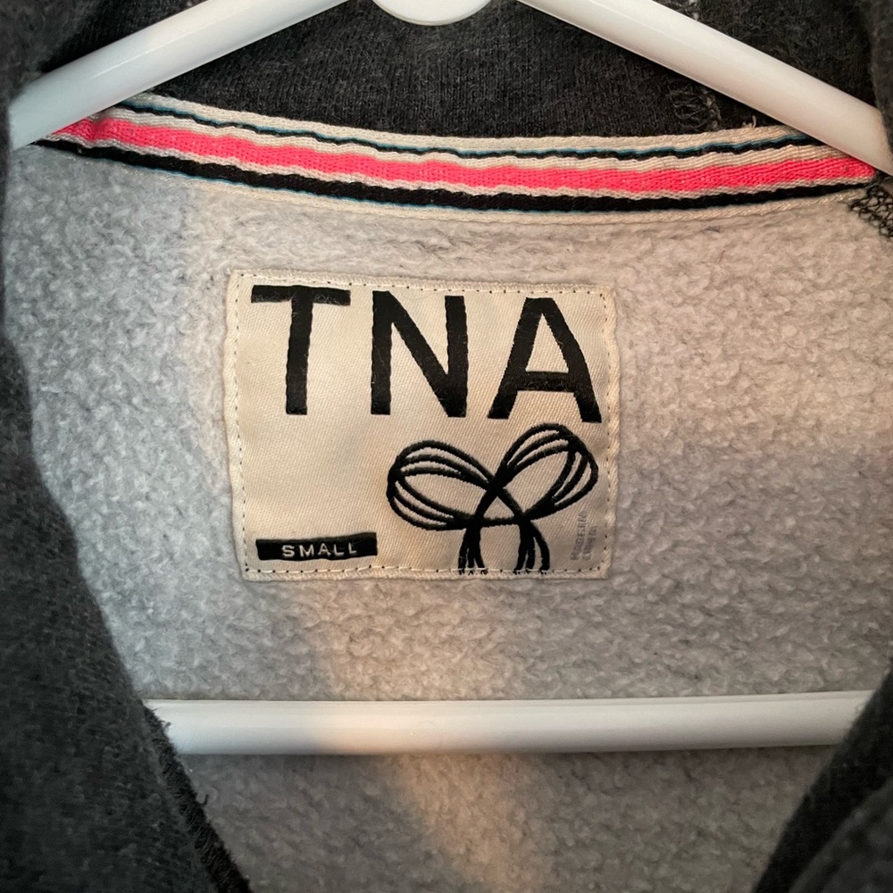 Lot of 5 TNA small hoodies - Picture 4 of 15